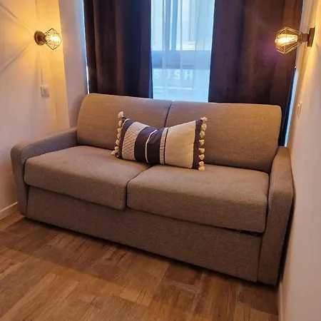 Apartment à 2 Pas De La Promenade Des *